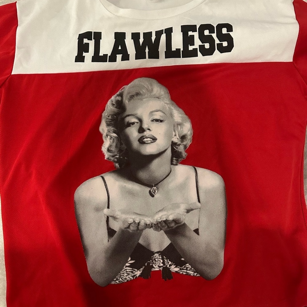 Flawless Marilyn Monroe Jersey made from polyester and spandex.Light weight